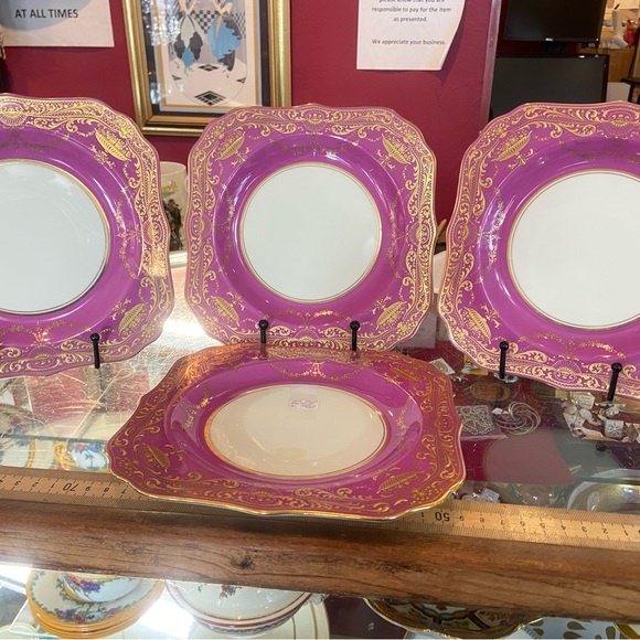 Elegant Pink and Gold Dinner Plate Royal Doulton set of 4 - Picture 4 of 4